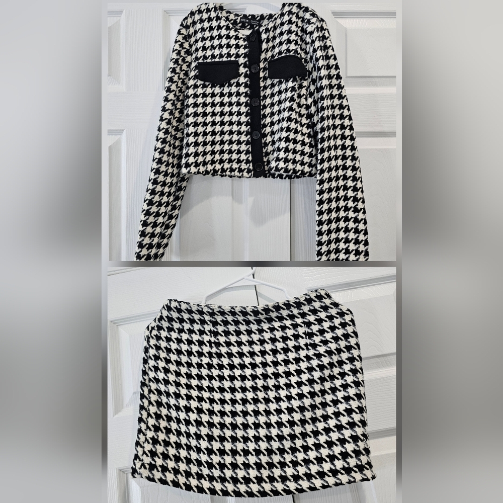 Elegant Black and White Houndstooth Skirt